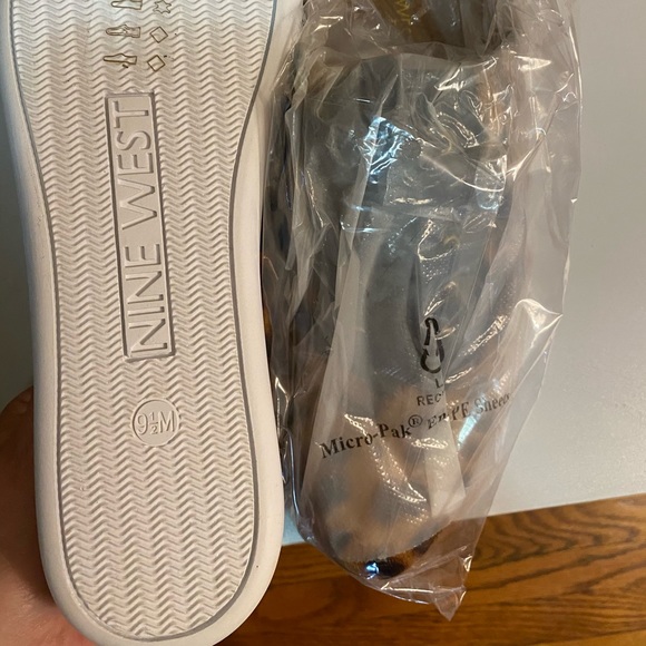 NINE WEST 9 1/2 SNEAKERS - leopard print - Picture 4 of 8